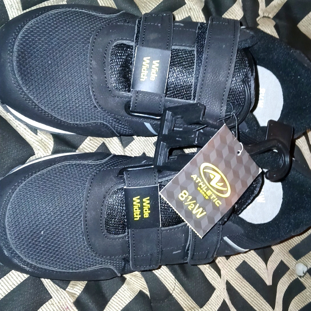 Athletic Works Size 8 1/2 Men's Shoes